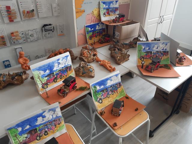 Maquettes des enfants représentant des tranchées